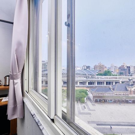Hotel Leisure 台中輕行旅 Buitenkant foto