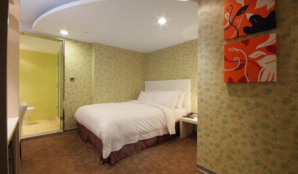 Hotel Leisure 台中輕行旅 Buitenkant foto