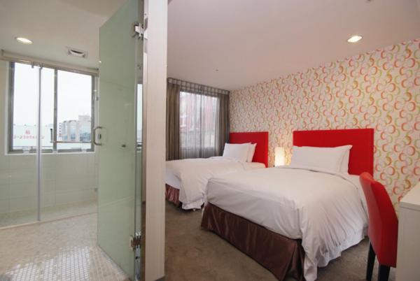 Hotel Leisure 台中輕行旅 Buitenkant foto
