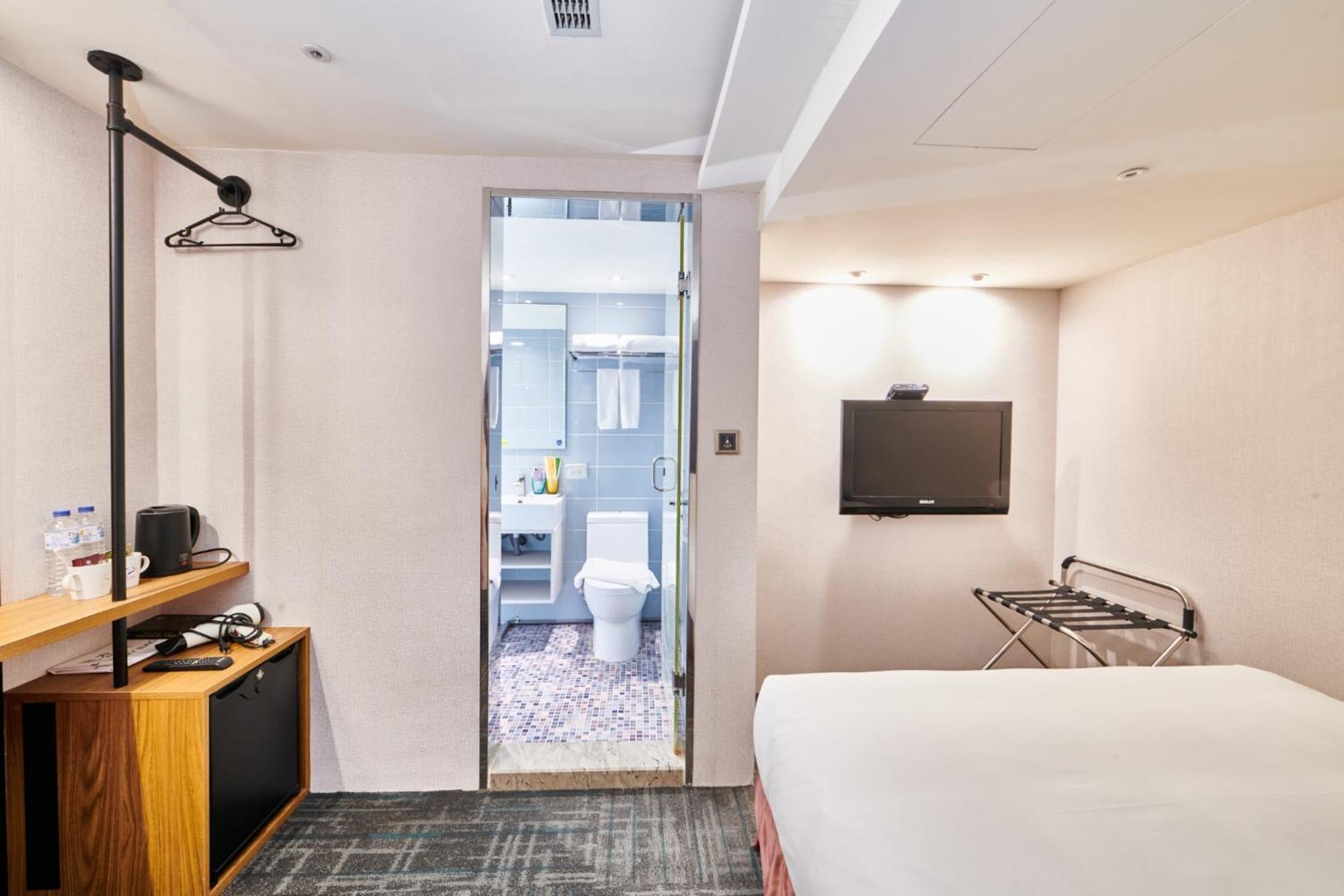 Hotel Leisure 台中輕行旅 Buitenkant foto