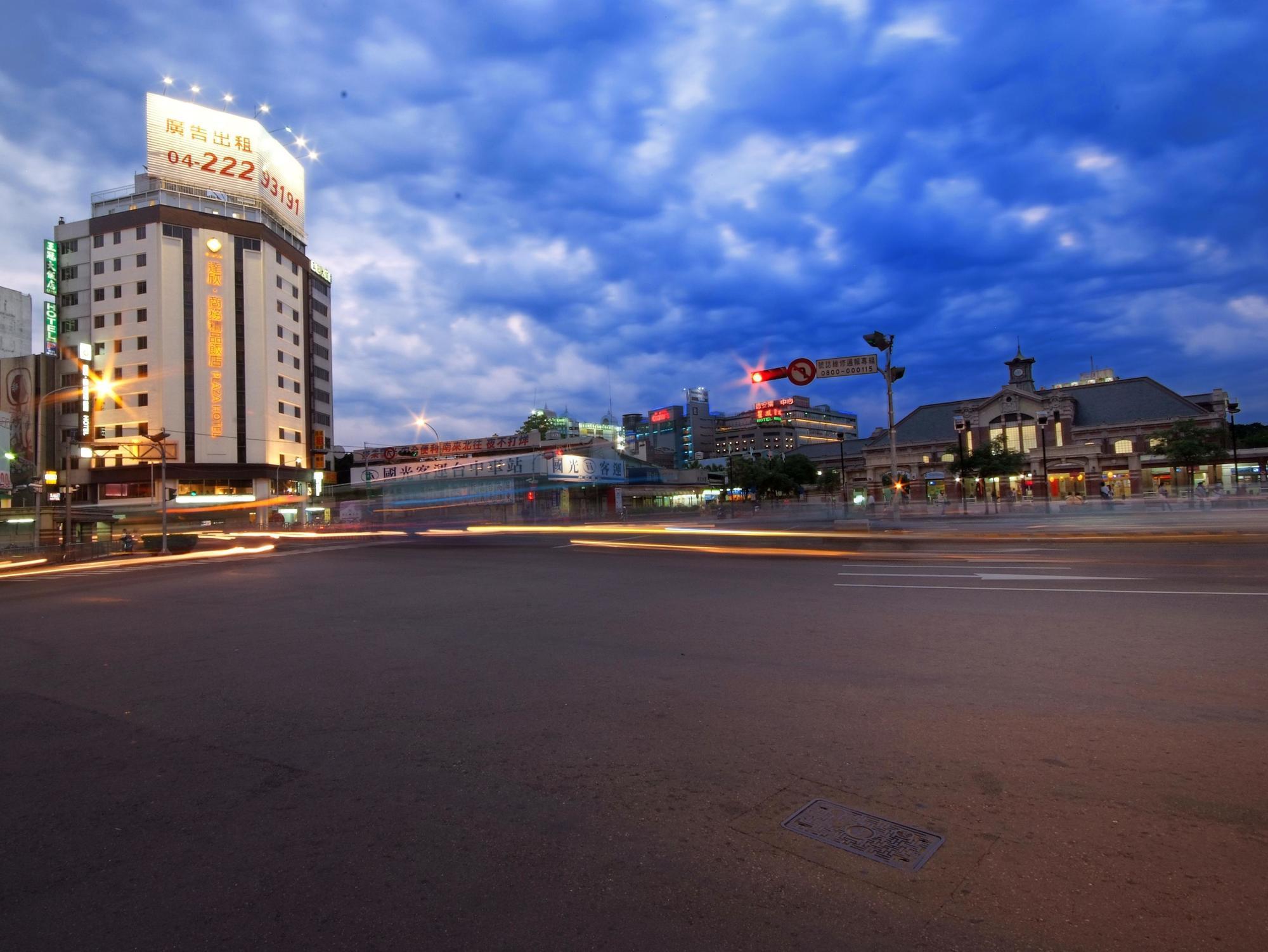 Hotel Leisure 台中輕行旅 Buitenkant foto