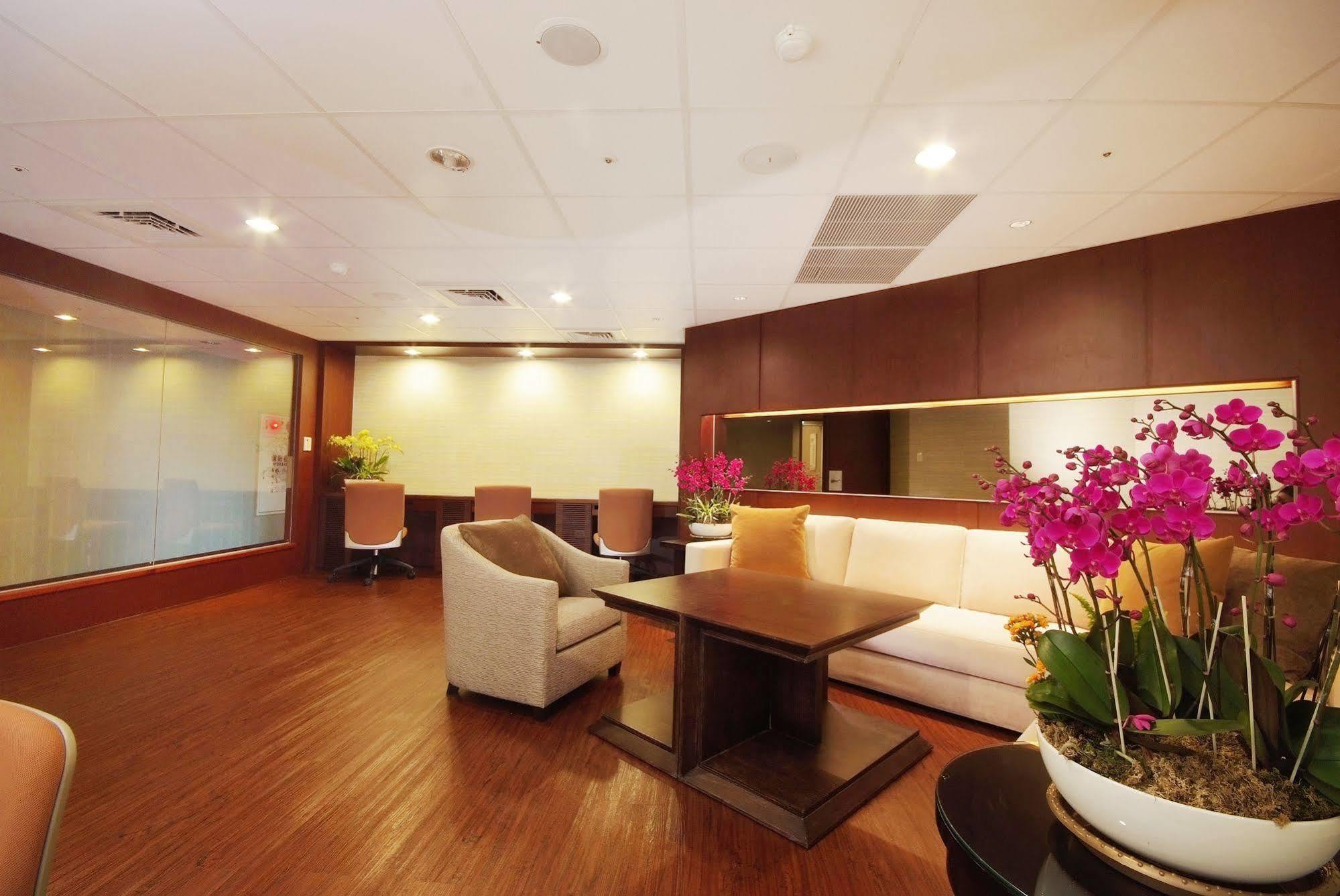 Hotel Leisure 台中輕行旅 Buitenkant foto